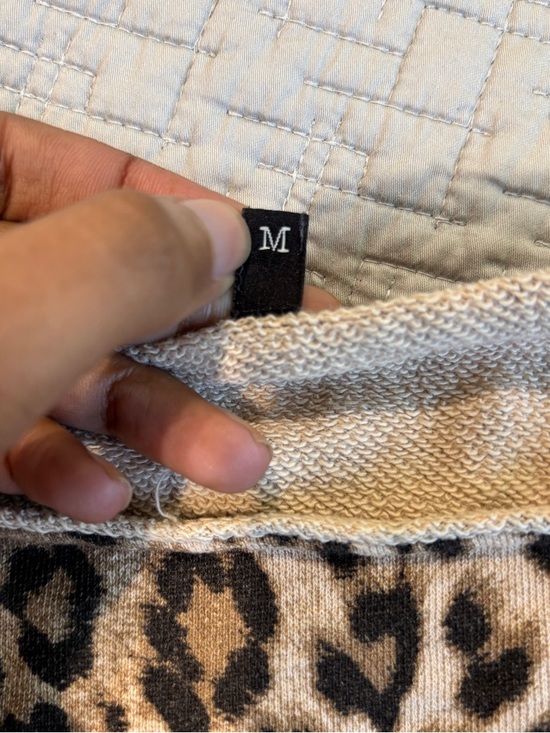 R13 Off Shoulder Patti Sweatshirt - Picture 7 of 9